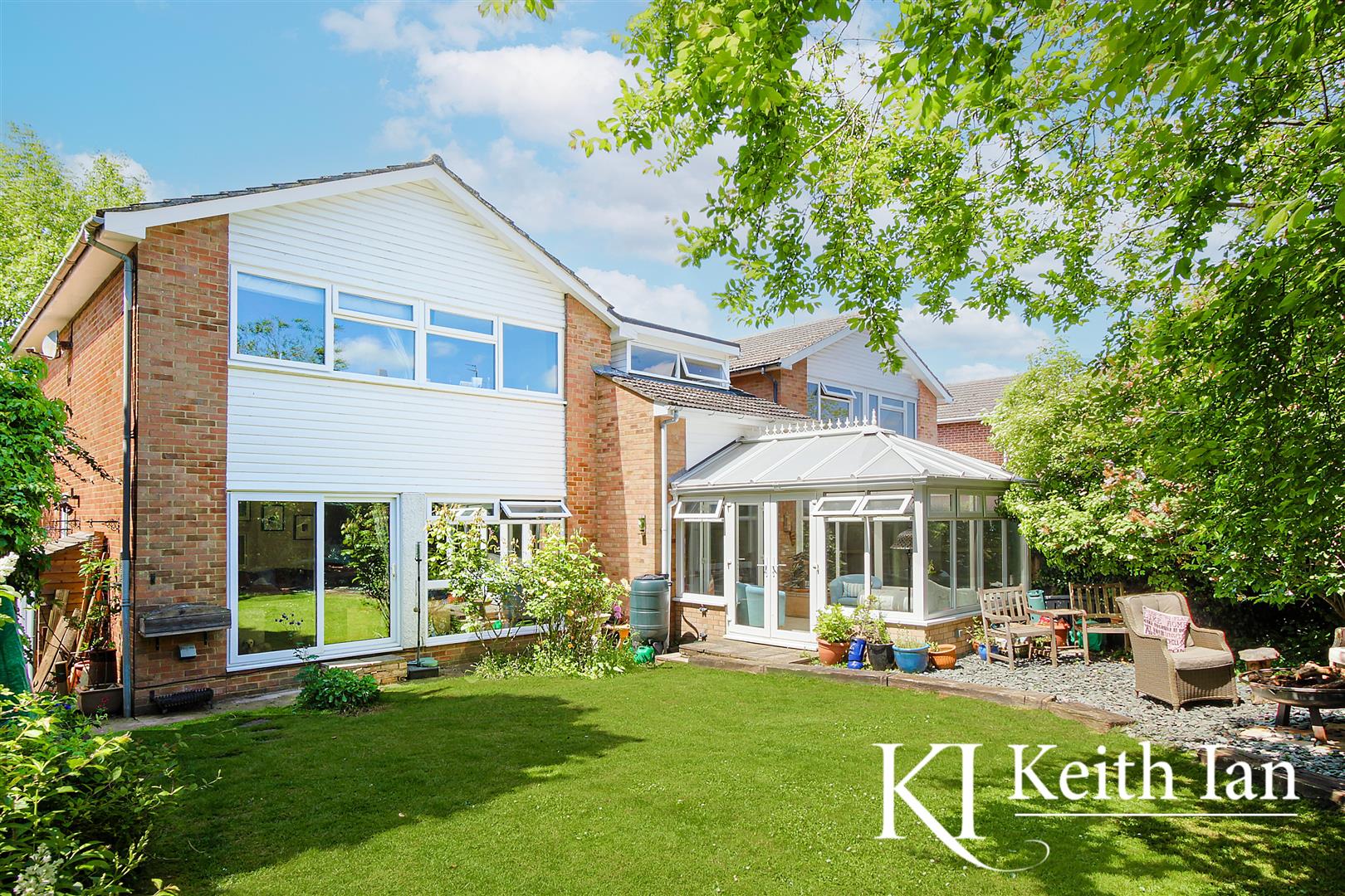 Snells Mead, Buntingford Keith Ian